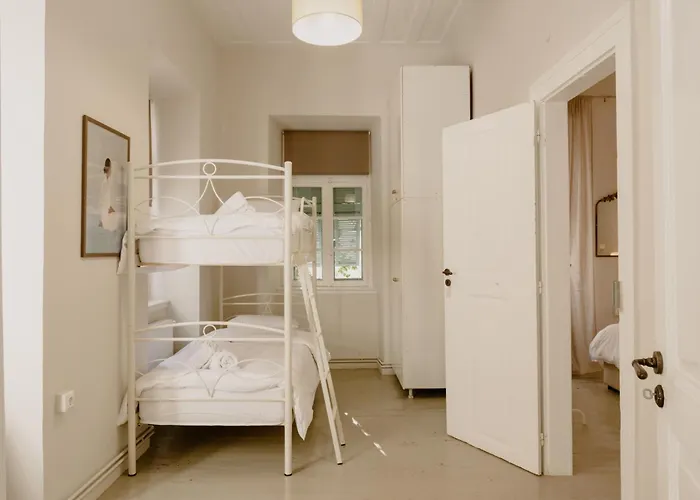 Old Town Charm * 纳夫普利翁