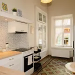 Old Town Charm Apartment *