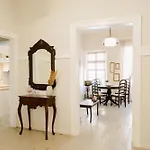 Old Town Charm Apartment *
