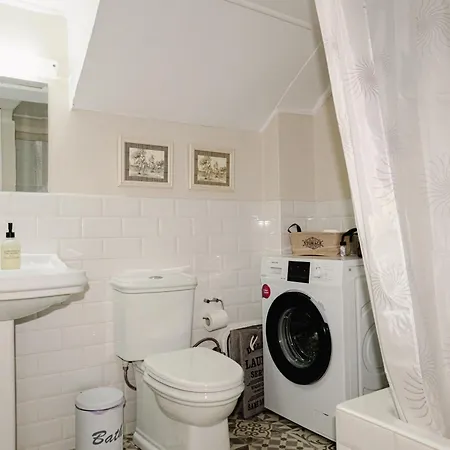 Old Town Charm شقة *